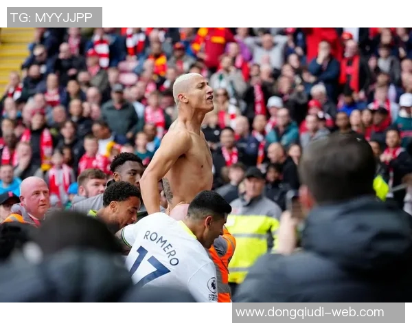 英超激战：拜仁狂胜热刺四球零封补时进球点燃全场激情