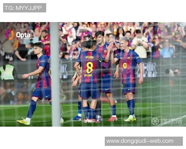 英超赛场巴萨大胜拜仁四球狂潮引发全场热议与十大精彩进球回顾